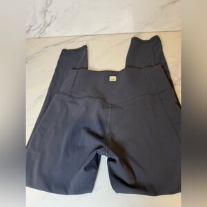 Vuori charcoal gray leggings